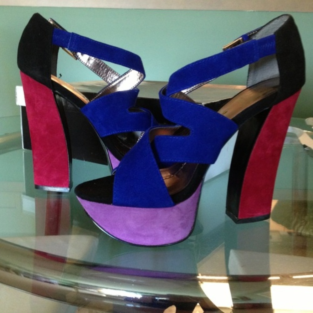 DV DOLCE  VITA platform sandles New never worn